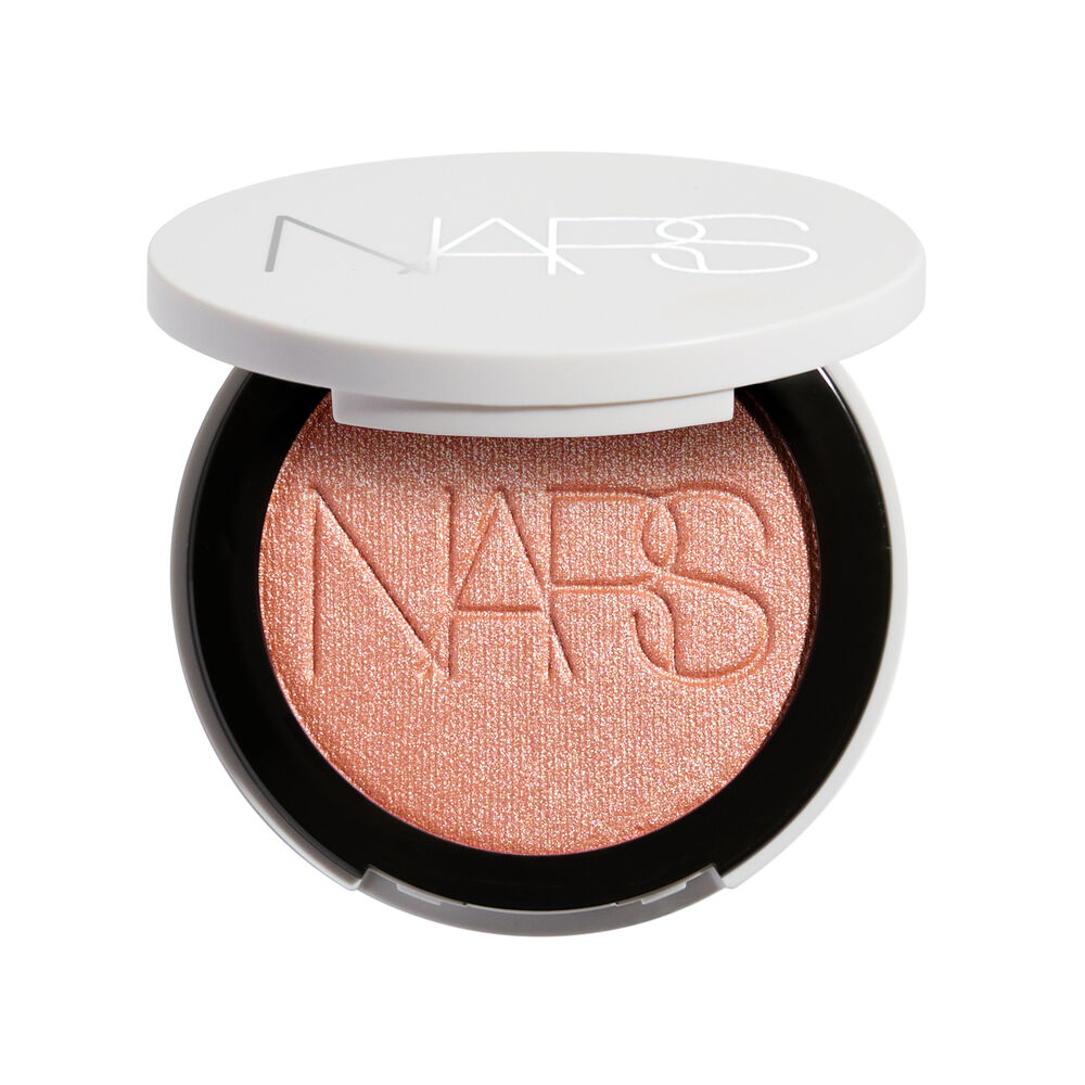Light Reflecting? Luminizing Blush - Image 4